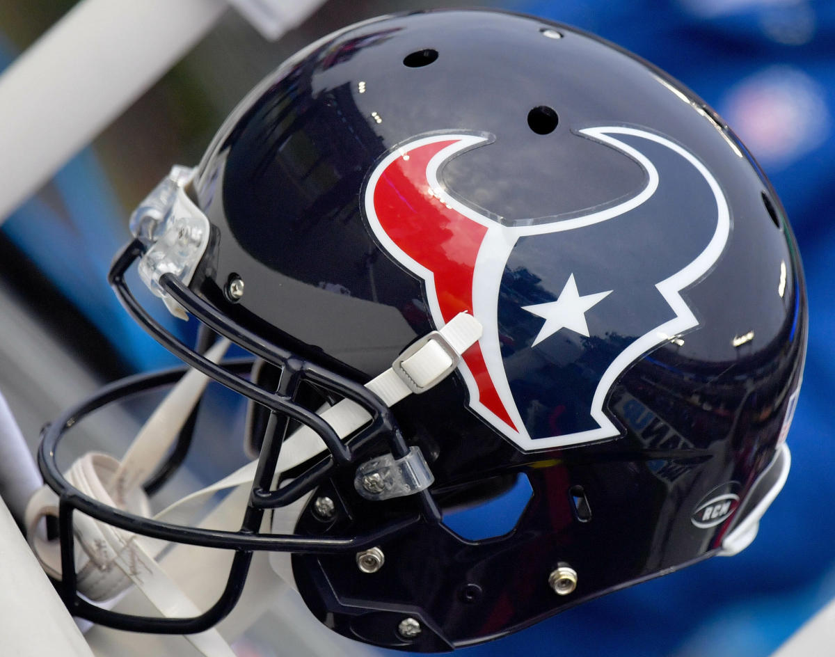 THIS HELMET IS SO FIRE!! Arizona Cardinals Unveil *NEW* All Black Helmet! 