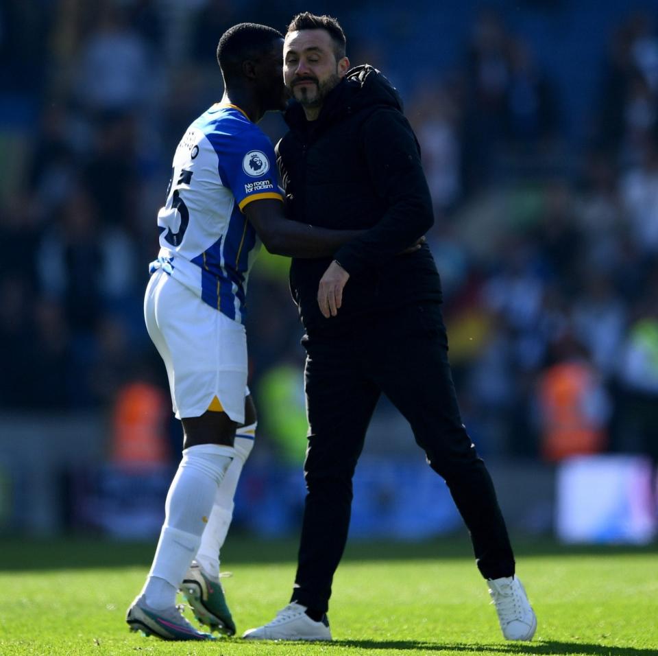 El técnico del Brighton, Roberto De Zerbi, dice que Moisés Caicedo puede convertirse en 'uno de los mejores mediocampistas de la Premier League y de Europa'  - Imágenes de MatchDay/Mark Enfield