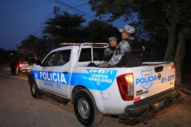 El Salvador forces surround town in north after police killing