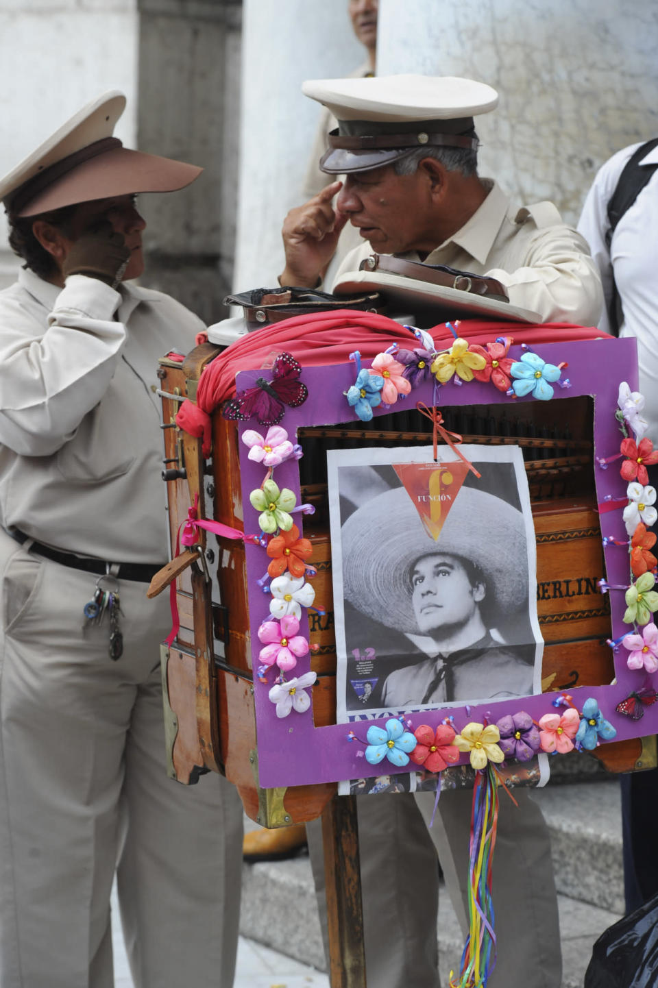 En su música, prosiguió, “está la gama que va de la ternura, la alegría y el amor al arco del desamor y del abandono”, como en “Yo no nací para amar”. / Foto: Ciudad de México, Agencia Cuartoscuro