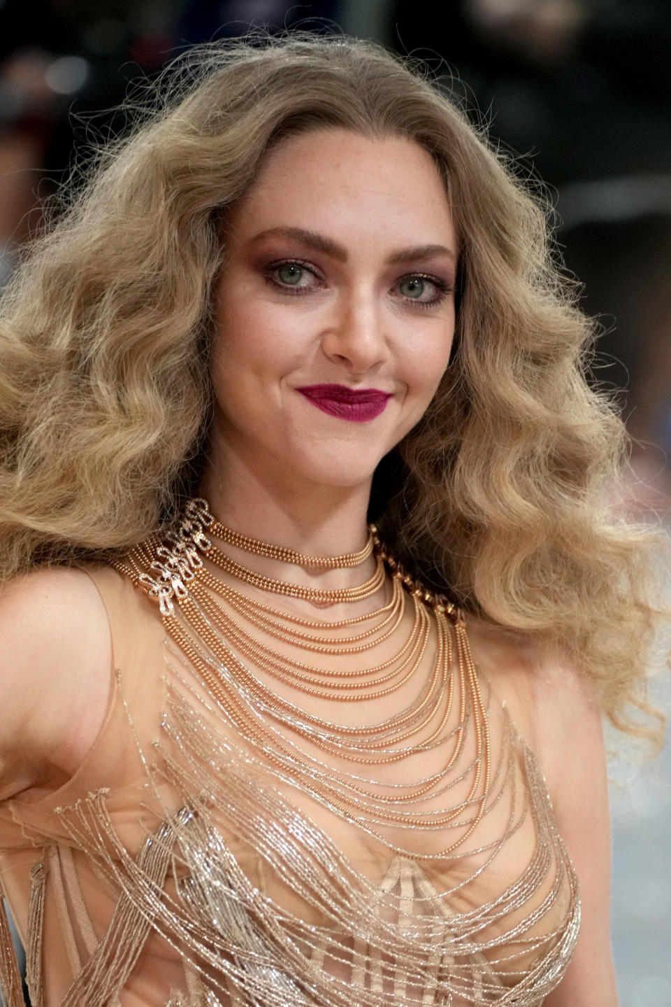 Amanda Seyfried Is Serving Flapper Glam at the Met Gala