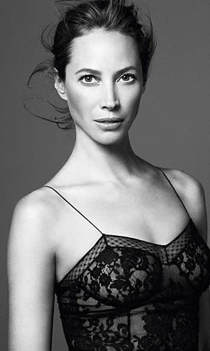 Christy Turlington's Calvin Klein Underwear Ad Is Stunning, Proves She  Doesn't Age (PHOTO)