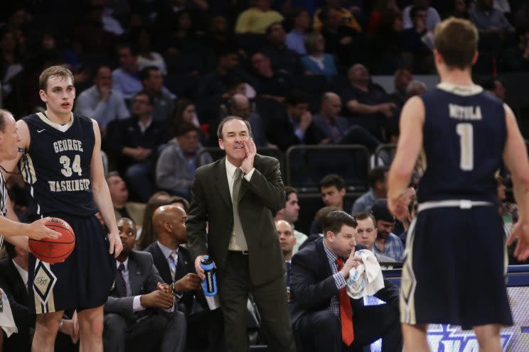 George Washington coach Mike Lonergan (AP)