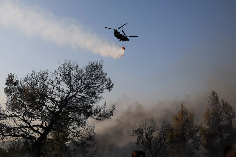 Wildfire erupts north of Athens