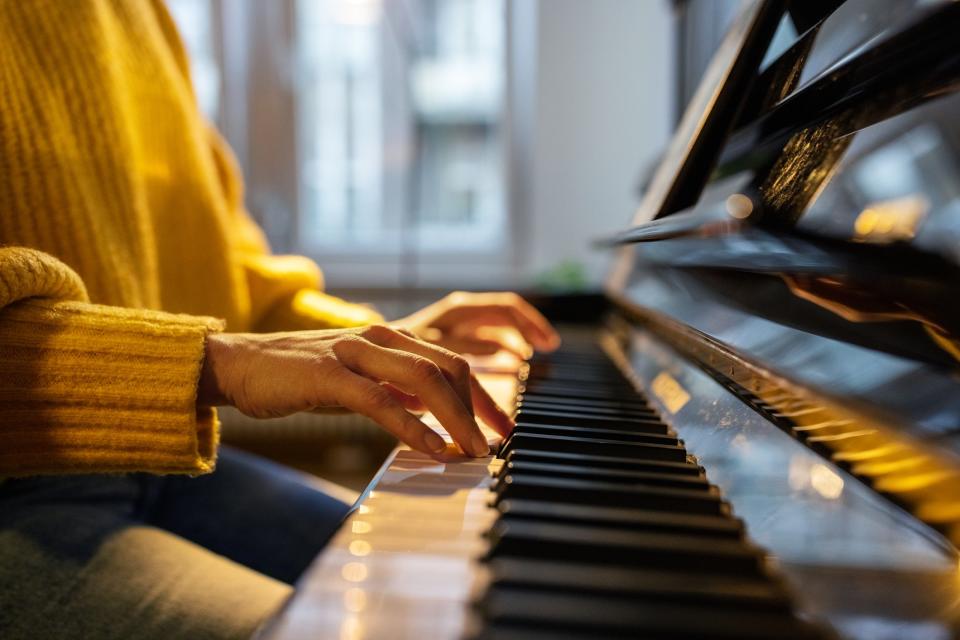 Durch eine App habe ich endlich das Klavierspielen gelernt. - Copyright: Luis Alvarez via Getty Images