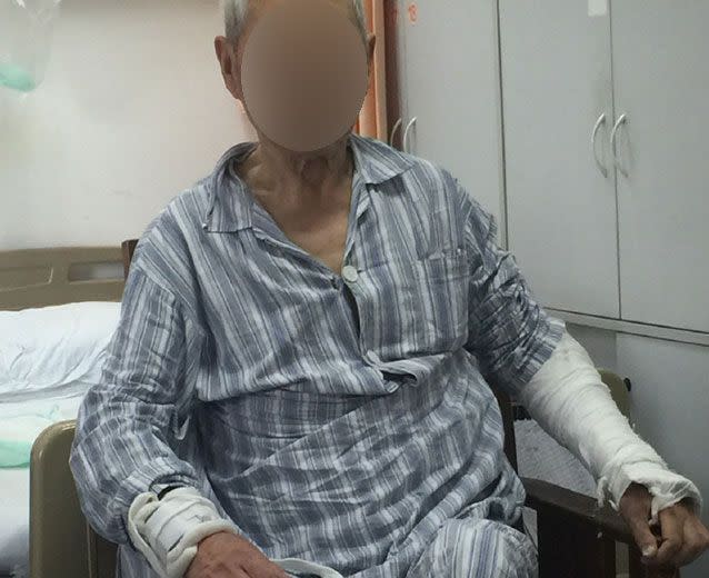 Witnesses said Mr Wang's hand fracture was also as a result to his son's beatings. Picture: Weibo