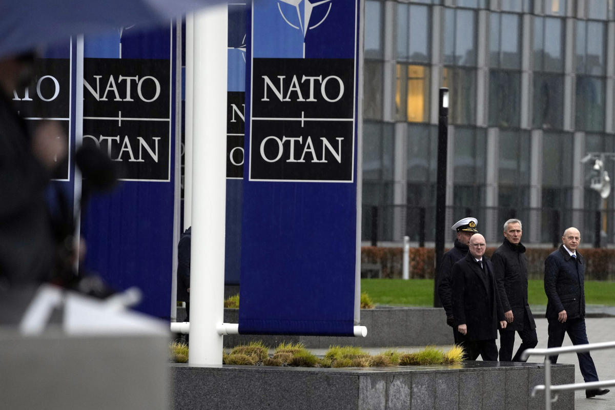 What is the NATO military alliance and how does it help Ukraine?