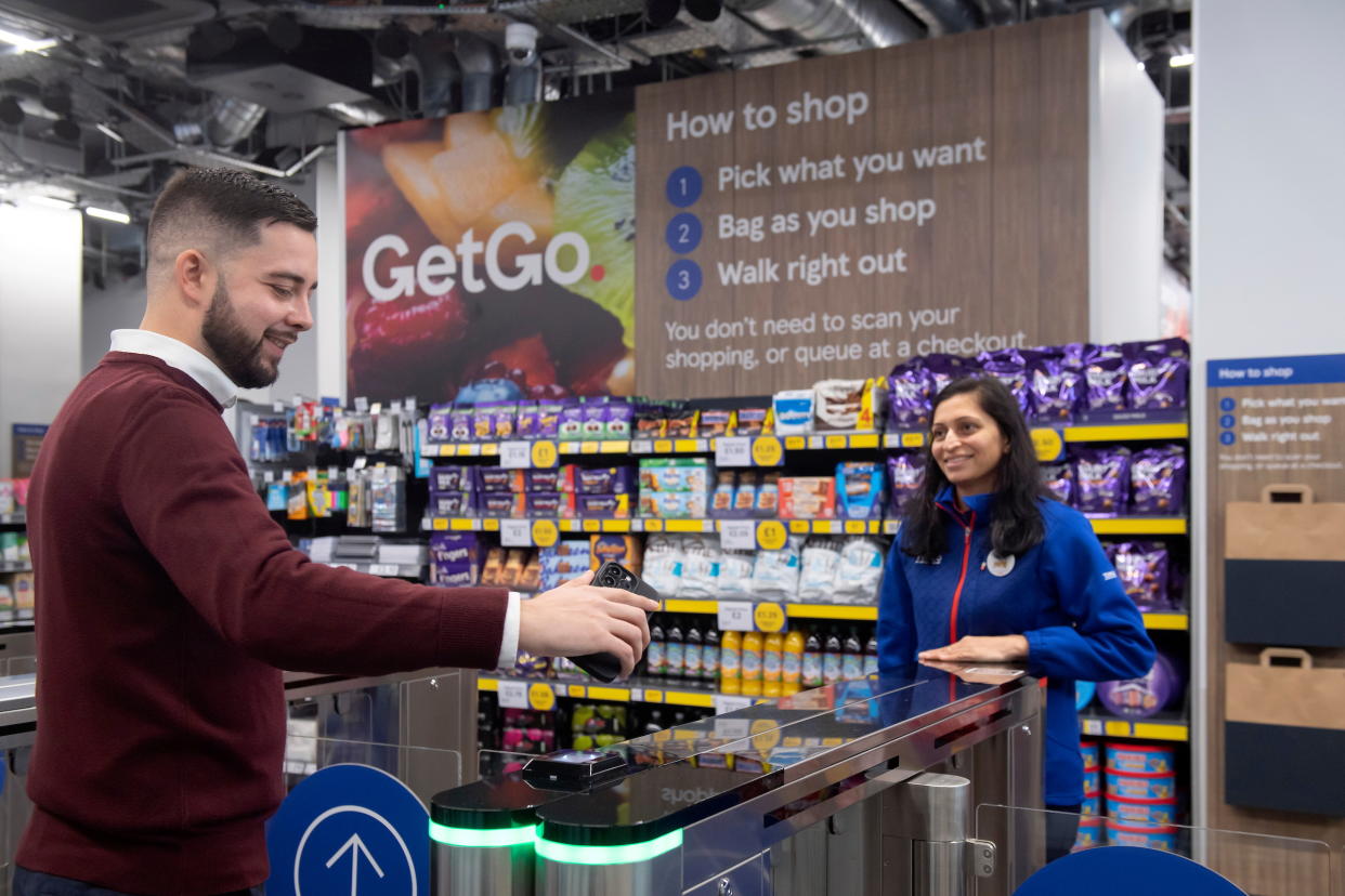 Tesco opens its first checkout-free store, giving customers the opportunity to shop and pay without scanning a product or using a checkout in London, Britain, October 18, 2021. Picture taken October 18, 2021. Ben Stevens/Parsons Media/Handout via REUTERS THIS IMAGE HAS BEEN SUPPLIED BY A THIRD PARTY.