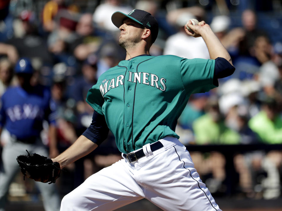 Cubs announced they've signed free agent pitcher Drew Smyly to two-year deal. (AP)