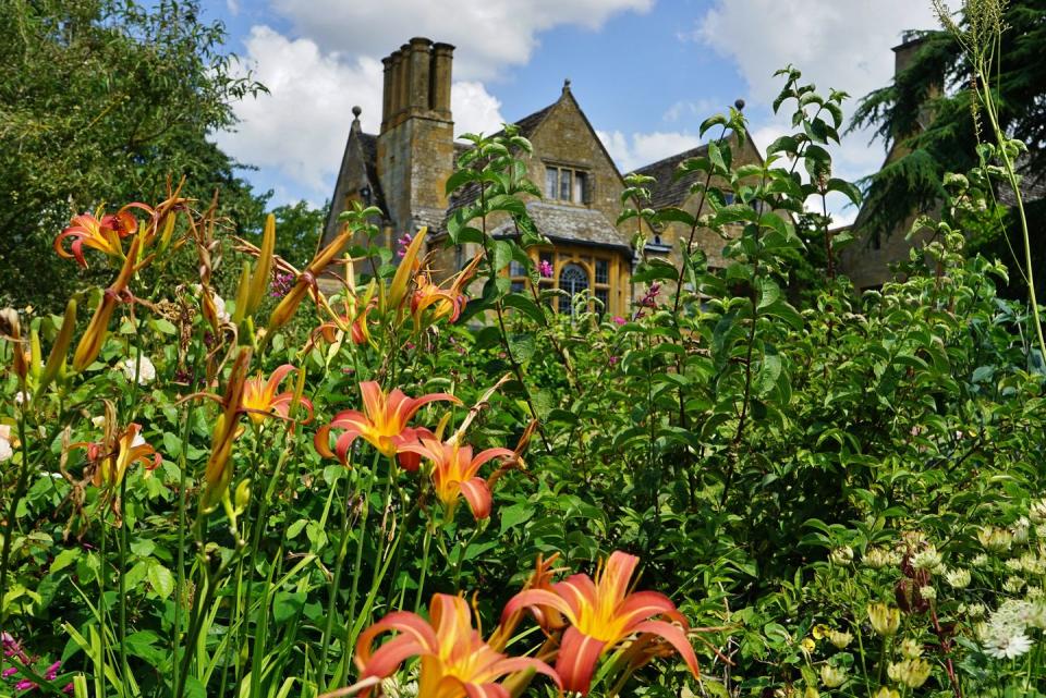 1) Hidcote Manor