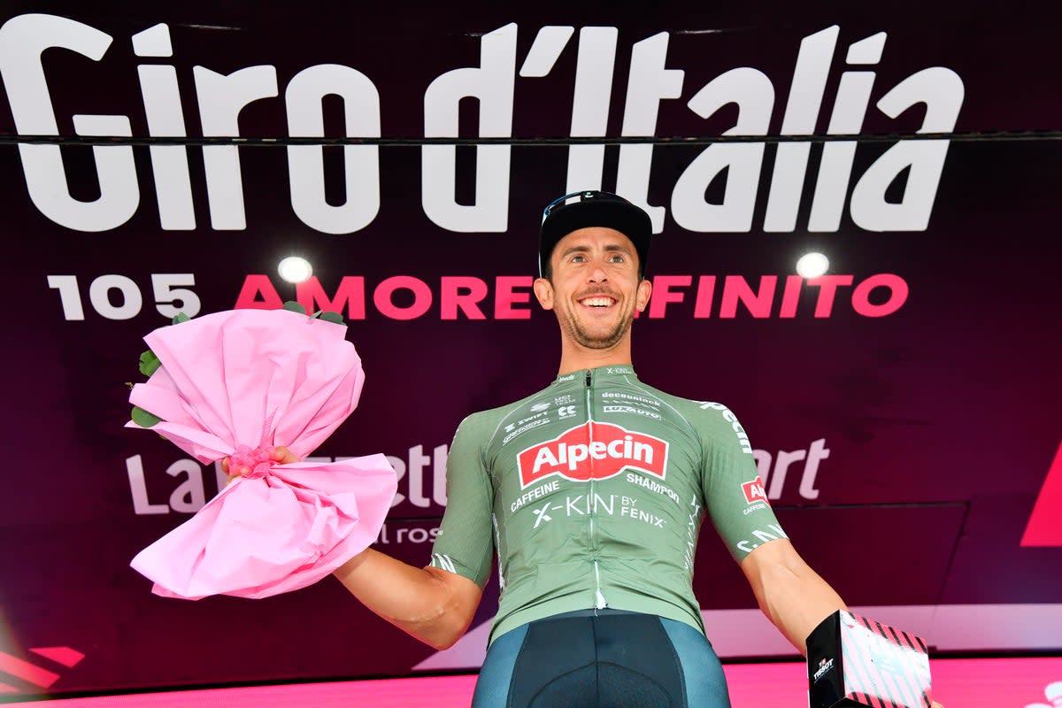 GIRO (AP)