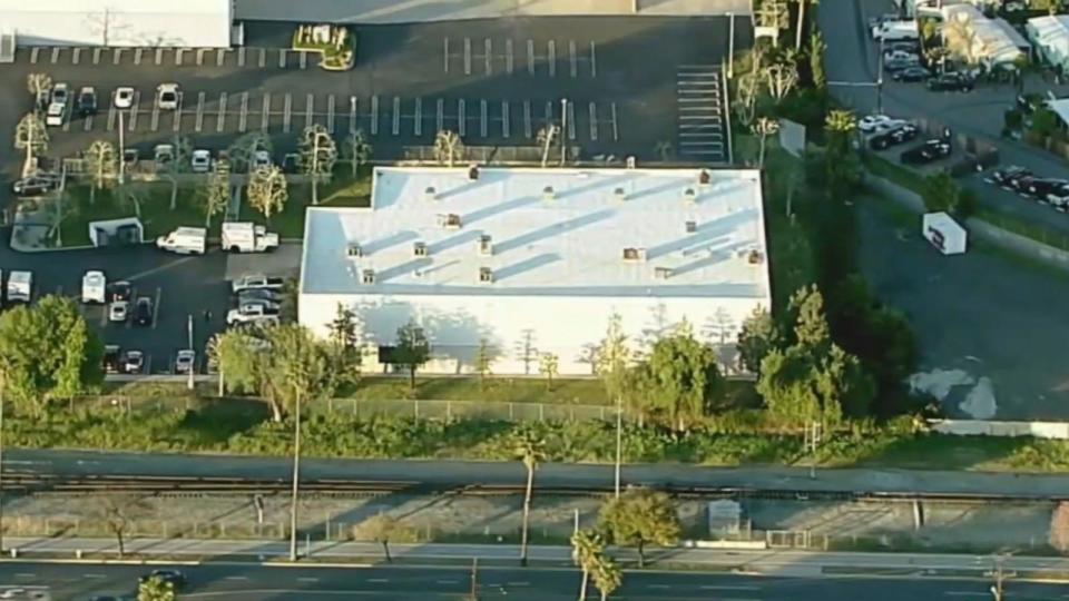 PHOTO: An aerial view of the money storage facility where the multi-million dollar heist took place in the Sylmar neighborhood of Los Angeles. (KABC)