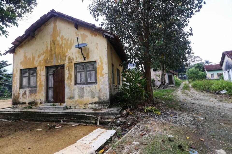 Several houses around the Sungai Buloh settlement are believed to be occupied by immigrants. — Picture by Hari Anggara