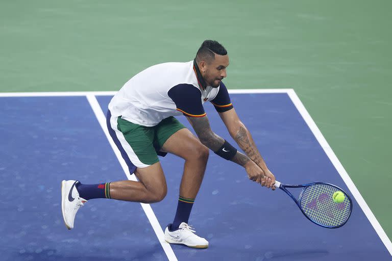 Kyrgios en acción: fue eliminado en tres sets