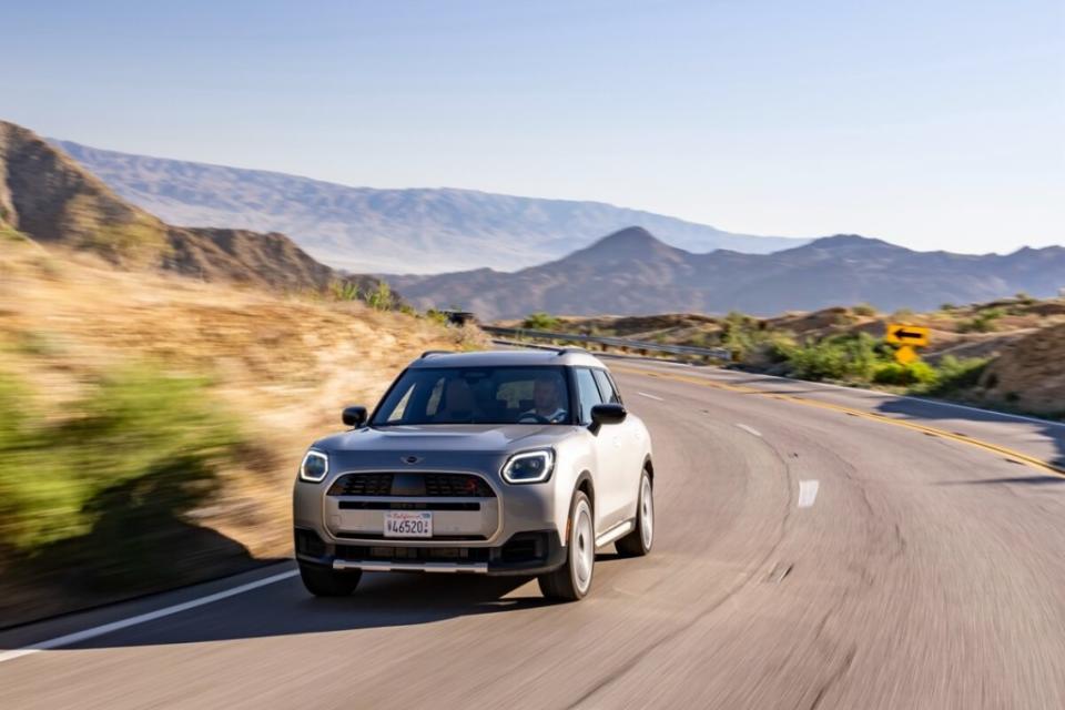 mini-countryman-s-all4-48v