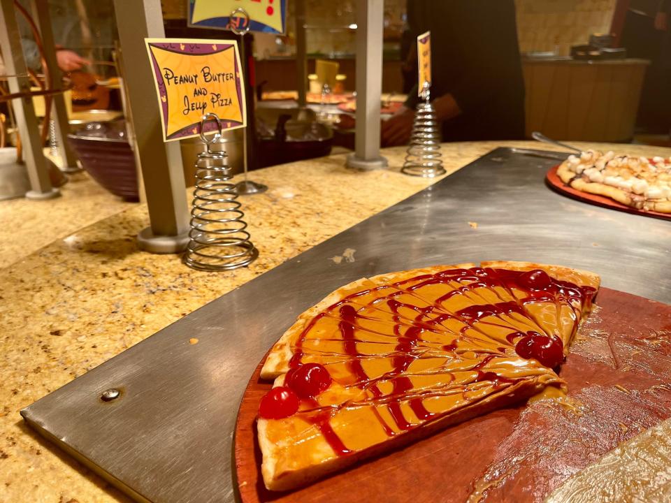 peanut butter and jelly pizza at goofy's kitchen in disneyland hotel