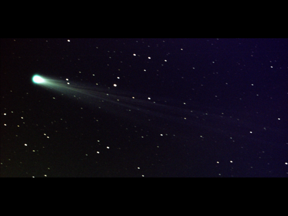 Comet ISON shows off its tail in this spectacular space wallpaper taken on Nov. 19, 2013, using a 14-inch telescope located at the Marshall Space Flight Center.