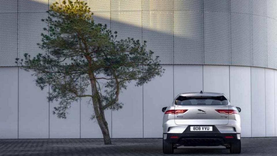 今年Jaguar宣布了「Reimagine」戰略計劃，未來的純電車款將會把對手鎖定在賓利等級的車款。(圖片來源/ Jaguar)