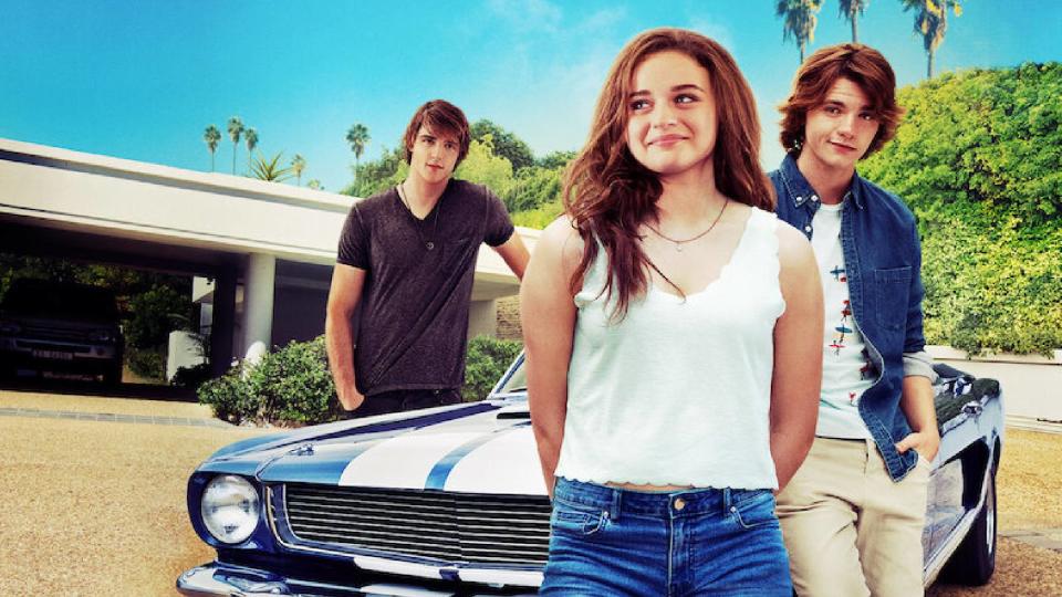 Jacob Elordi as Noah Flynn, Joey King as Elle Evans and Joel Courtney as Lee Flynn in The Kissing Booth