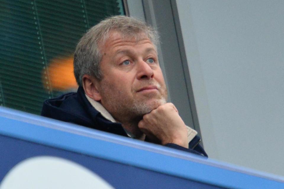 Roman Abramovich held talks with Antonio Conte at Chelsea training ground and watched players train