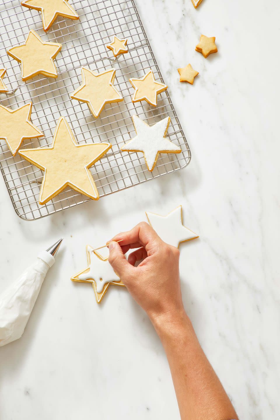 How to Flood Icing for Christmas Cookies