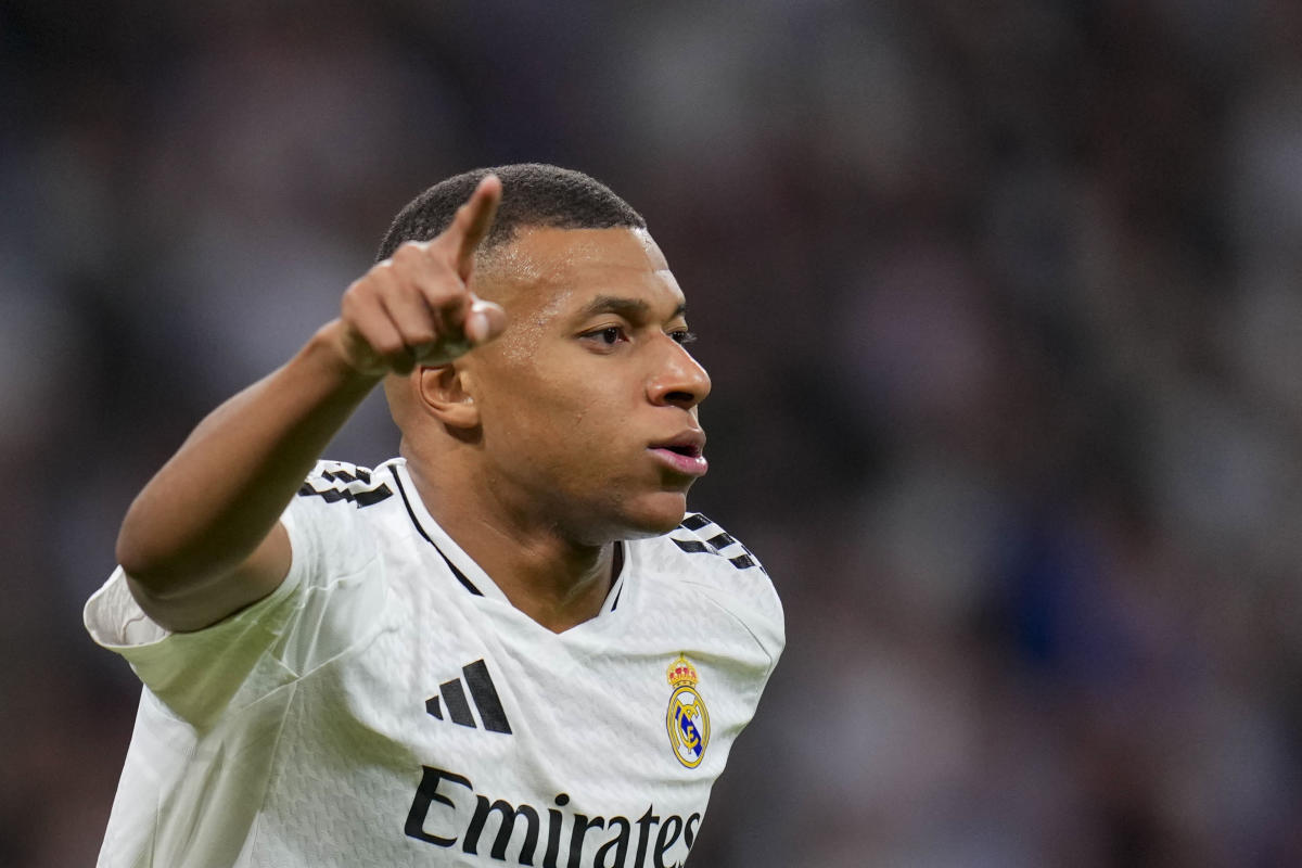 Mbappé continues his goal streak and Real Madrid beats Alaves 3-2 in the Spanish league