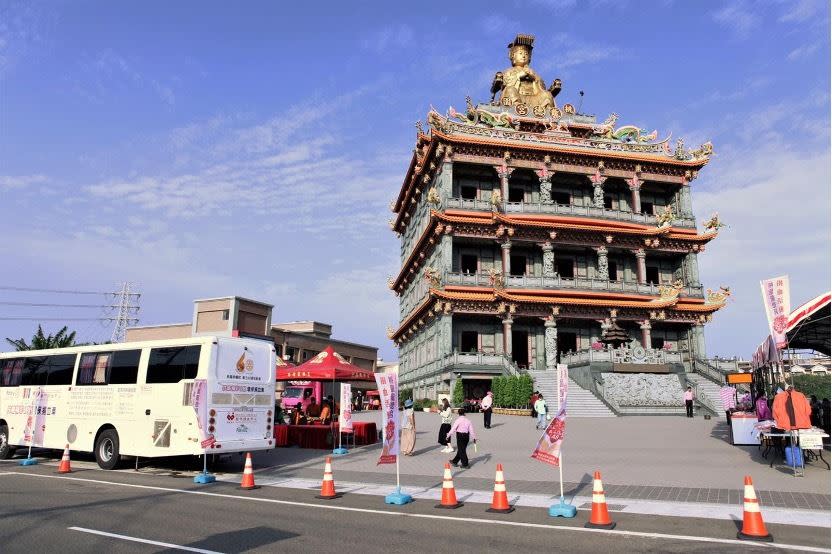 宏偉的桃園龍德宮。（圖／翻攝自桃園龍德宮臉書專頁）