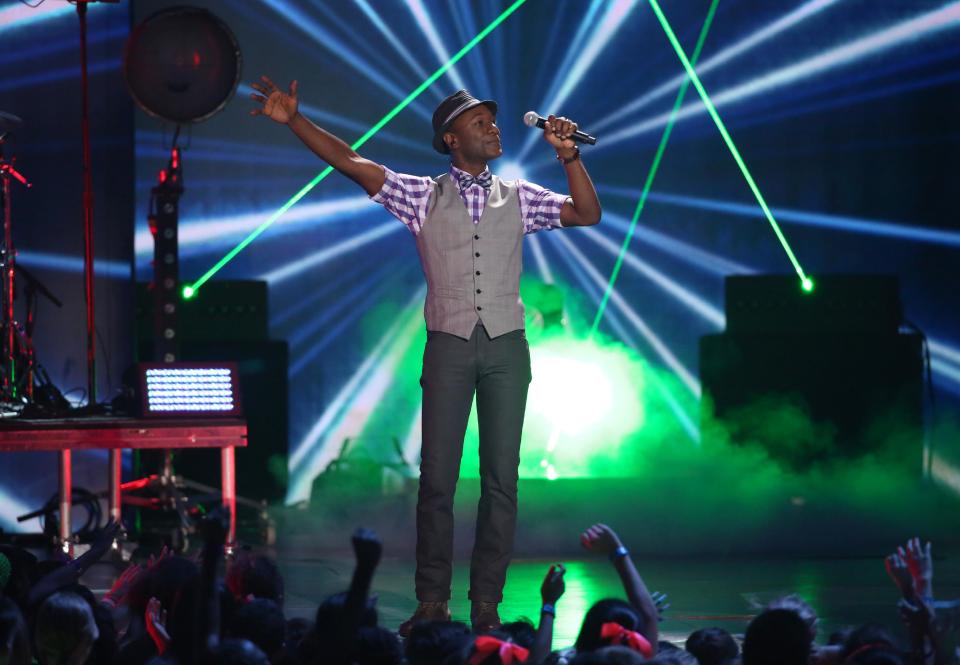 Aloe Blacc performs on stage at the 27th annual Kids' Choice Awards at the Galen Center on Saturday, March 29, 2014, in Los Angeles. (Photo by Matt Sayles/Invision/AP)