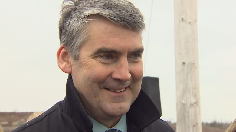 Stephen McNeil says Liberals will support commuter rail in Halifax