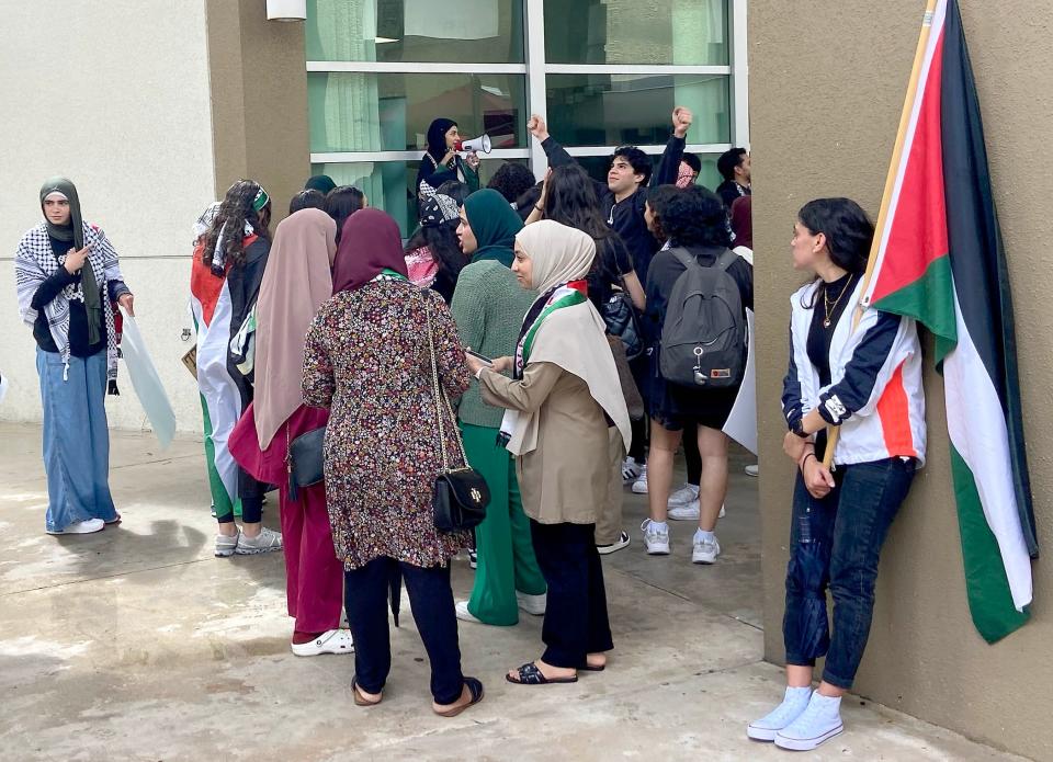 A pro-Palestine march Florida Atlantic University on Wednesday afternoon was met with counter protests that resulted in three arrests.