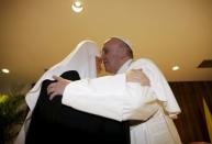 Pope Francis (R) and Patriarch Kirill, head of the Russian Orthodox Church, embrace in Havana, February 12, 2016. REUTERS/Max Rossi