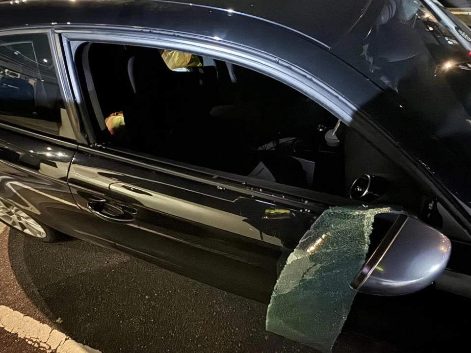 <strong>警方發現竊賊從車窗角落擊破，犯案過程只要20幾秒。（圖／翻攝畫面）</strong>