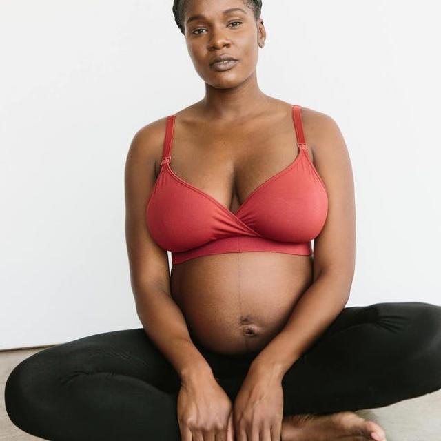 the best nursing bra for busty mamas - calivintage