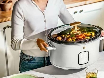 Beautiful 6 Quart Programmable Slow Cooker, Drew Barrymore (White Icing)