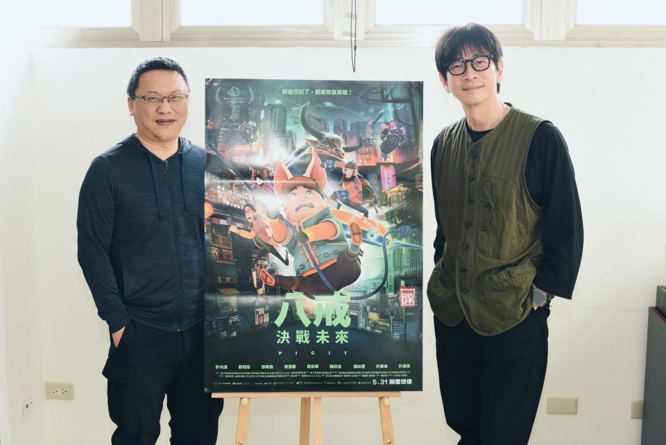 監製湯昇榮（左）和導演邱立偉今接受媒體訪問。（甲上娛樂提供）