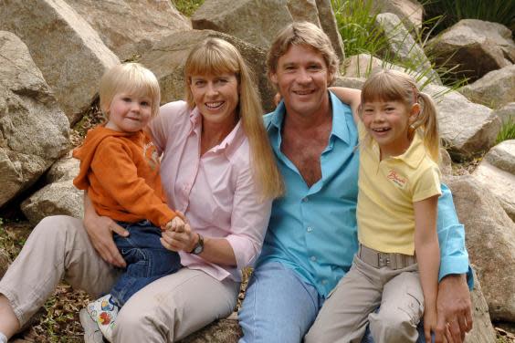 Steve Irwin poses with his family at the Australia Zoo 19 June, 2006 in Beerwah, Australia. (Photo by Australia Zoo via Getty Images)