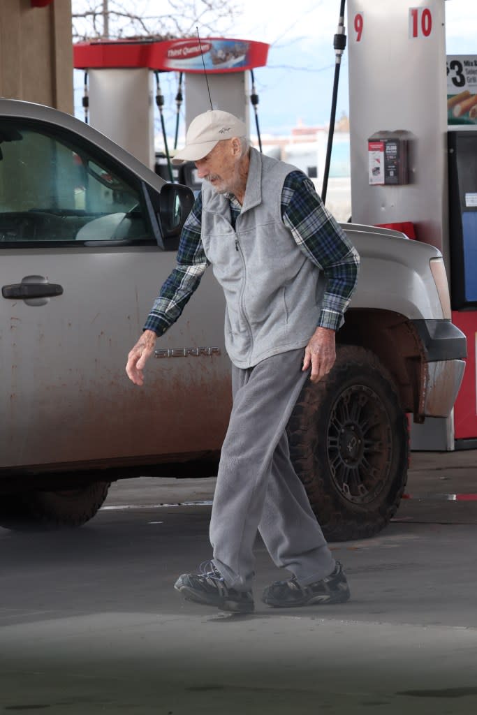 Despite being 94, Gene Hackman doesn’t appear to use a cane. SplashNews.com