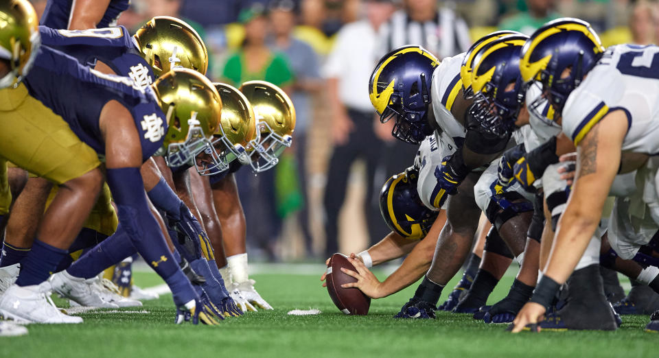 SOUTH BEND, IN - SEPTEMBER 01: Michigan Wolverines offensive line lines up across from Notre Dame Fighting Irish defensive line at the line of scrimmage in game action during the college football game between the Michigan Wolverines and the Notre Dame Fighting Irish on September 1, 2018 at Notre Dame Stadium, in South Bend, Indiana. The Notre Dame Fighting Irish defeated the Michigan Wolverines by the score of 24-17. (Photo by Robin Alam/Icon Sportswire via Getty Images)