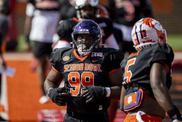 Northwestern DL Adetomiwa Adebawore has talked to Bears about being  3-technique