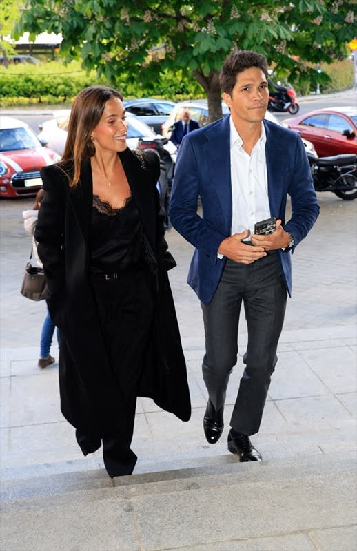 María Pombo con Pablo Castellano en el funeral de su abuela