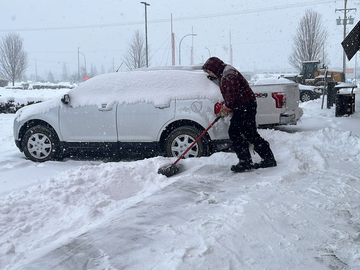 A heavy snowfall warning is in effect for Prince George, B.C., on Feb. 25. (Andrew Kurjata/CBC - image credit)
