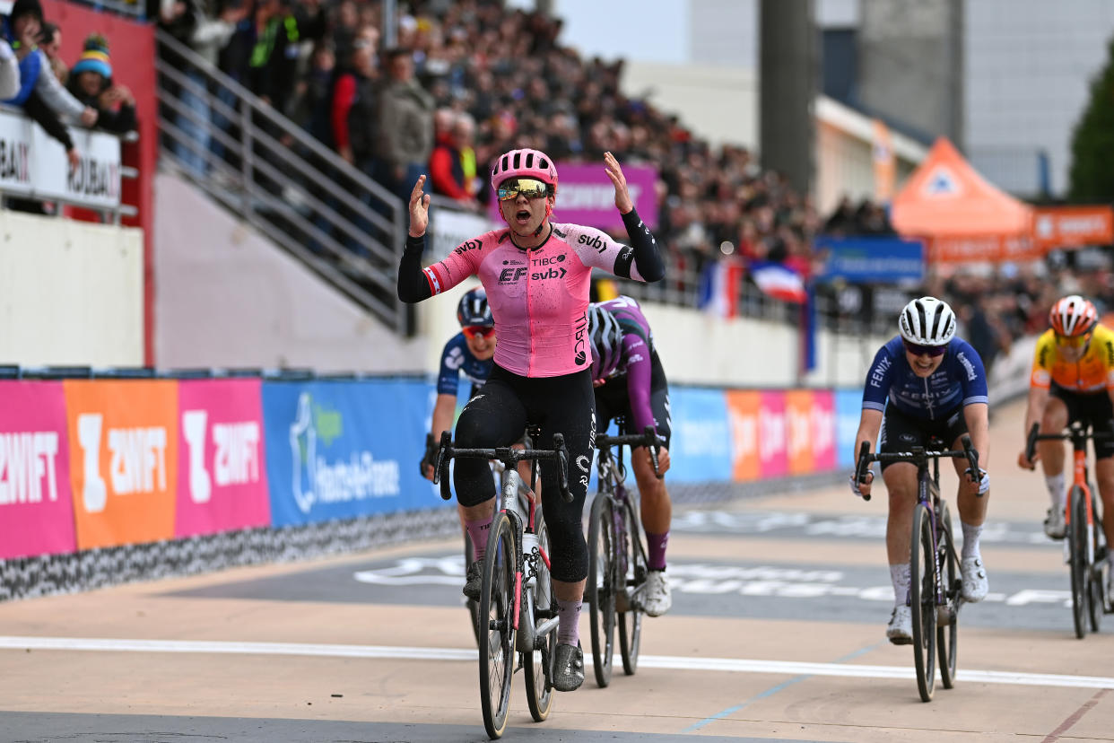  Alison Jackson wins Paris-Roubaix 2023 