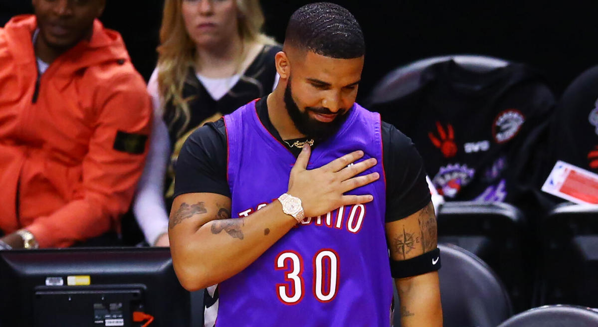 NBA Finals Game 1: Drake wears Dell Curry Raptors throwback jersey