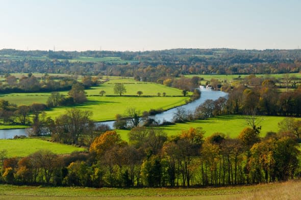 george clooney buys Oxfordshire mansion for amal