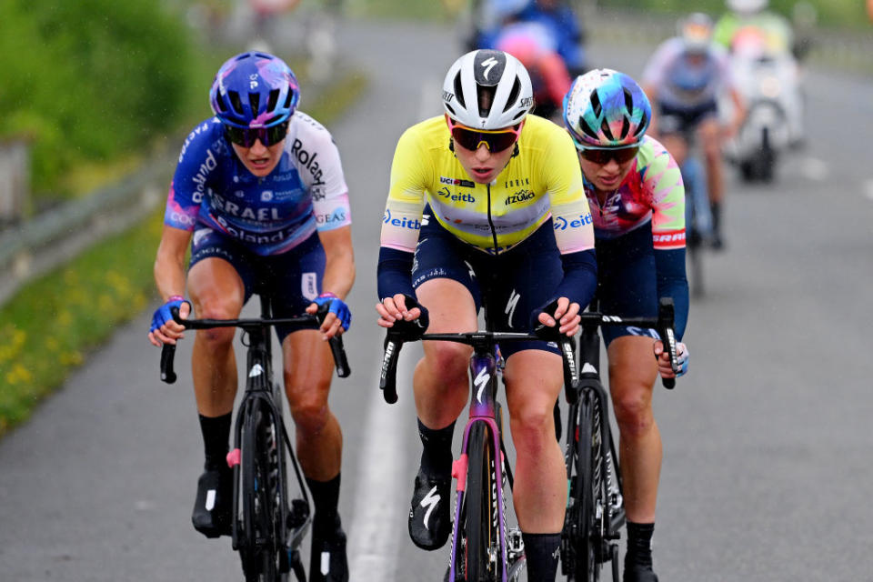 Images from Itzulia women 2023 stage 2, won by Demi Vollering