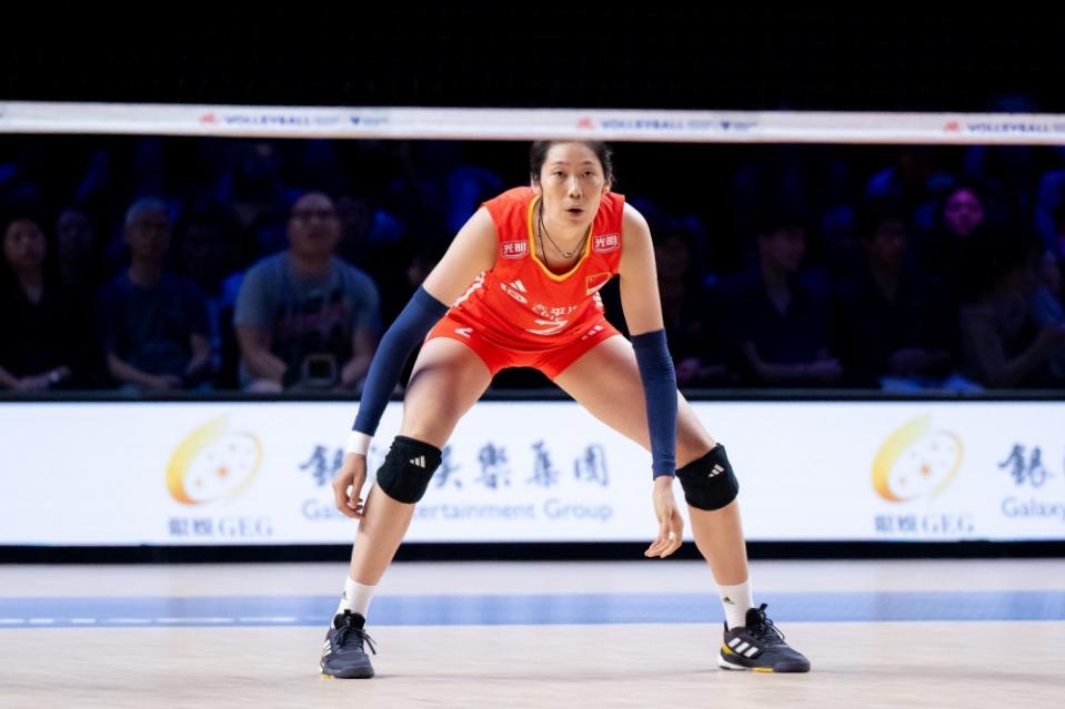 Zhu Ting went into battle in the 4th game, but failed to turn the tide for the Chinese women's volleyball team.