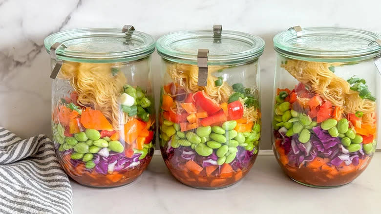 Ramen and veg in jars