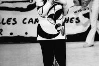 <p>Régine en représentation pendant &quot;Musicorama&quot;, en 1969.</p>