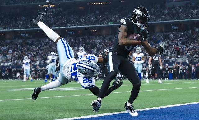 DeVonta Smith embraces supporting role on 8-0 Eagles