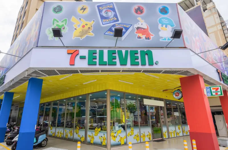 ▲超商龍頭7-11公布全新裝潢的「寶可夢主題店」外觀。（圖／取自7-ELEVEN 臉書）